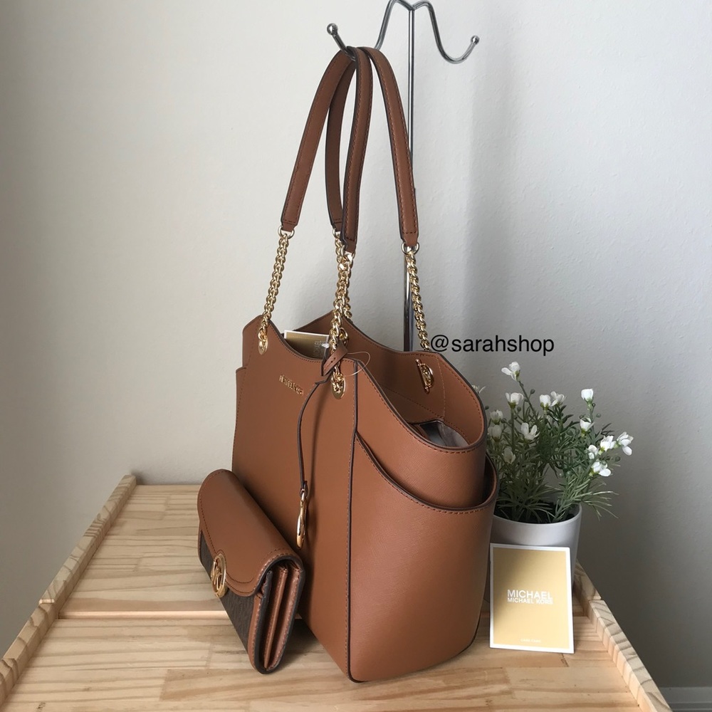 🌼Michael Kors Set - Picture 3 of 16